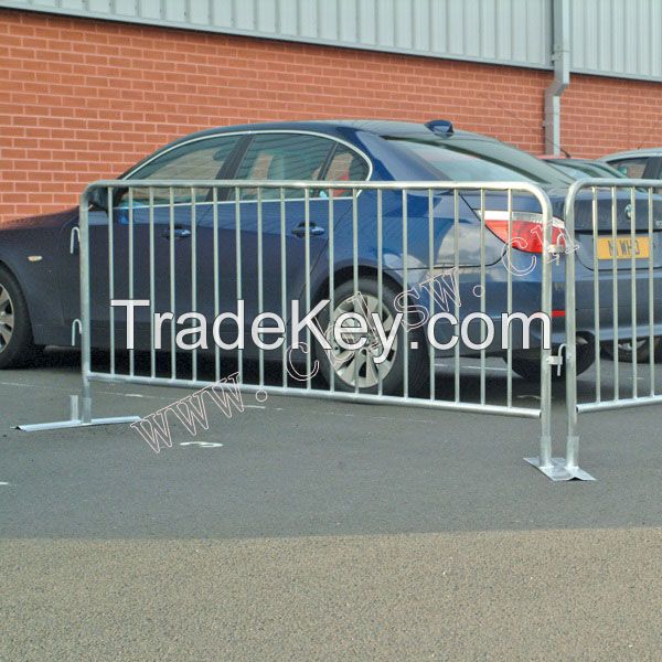 Crowd control barriers