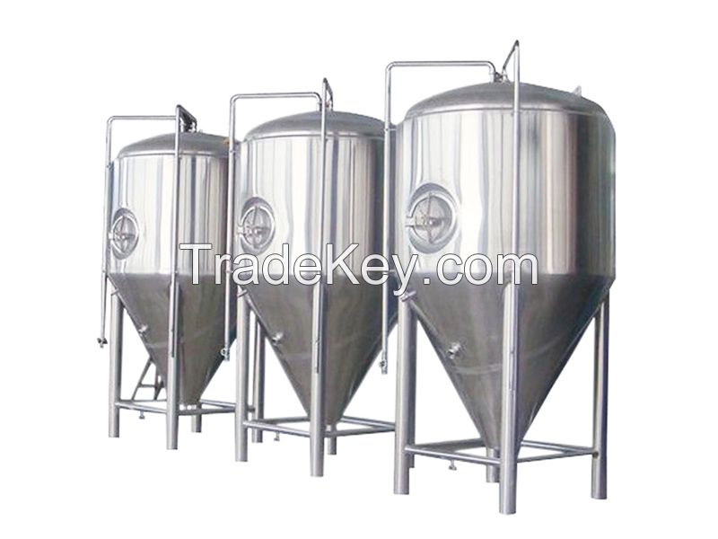 Large capacity beer fermenting/storage brewing tank