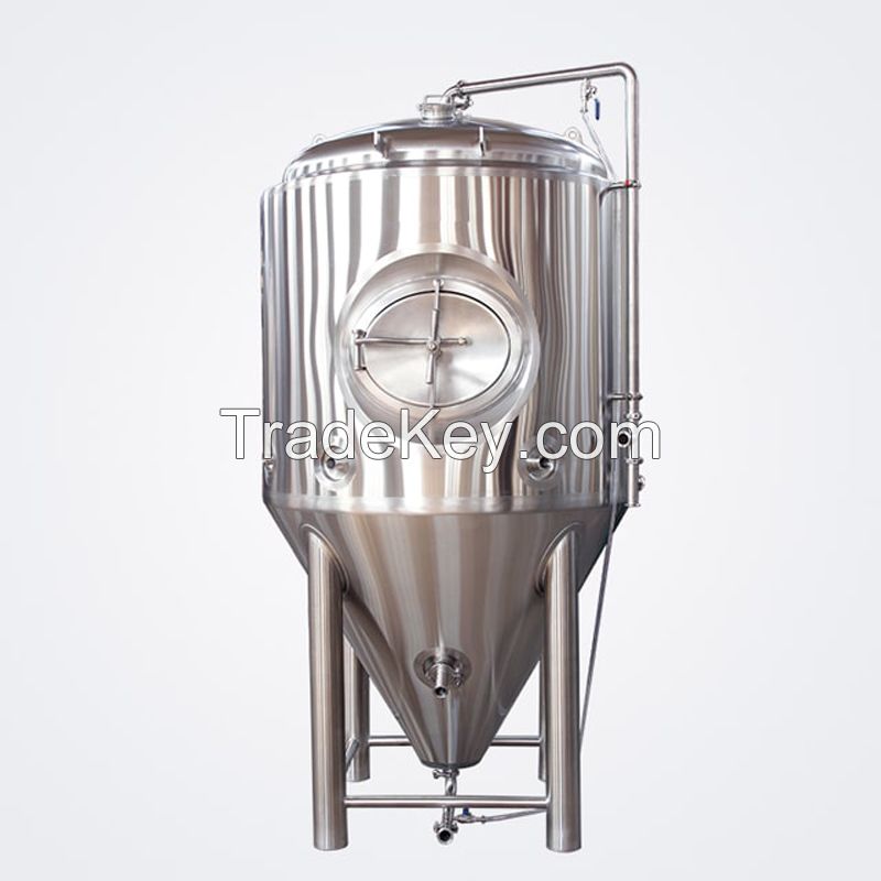 Large capacity beer fermenting/storage brewing tank