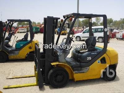 Used 2010 KOMATSU FD25T-17 2.5 Ton Forklift