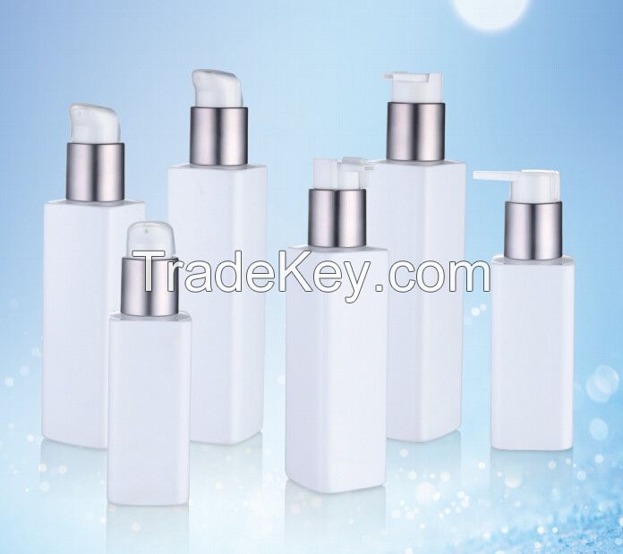 Best Sell Cosmetic Square Lotion Bottle with Pump Sprayer (cyf100)