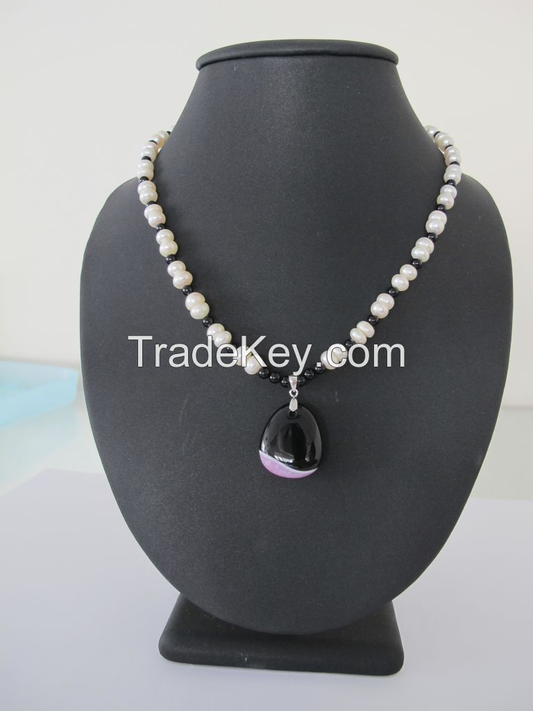 White Fresh water pearl, Black Agate Dyed Pink Crystal Agate necklace