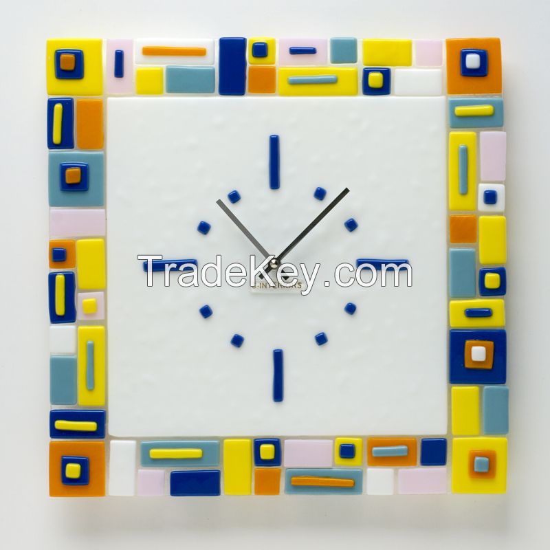 Wall clock made of colored glass S-Interiors Colore Domino