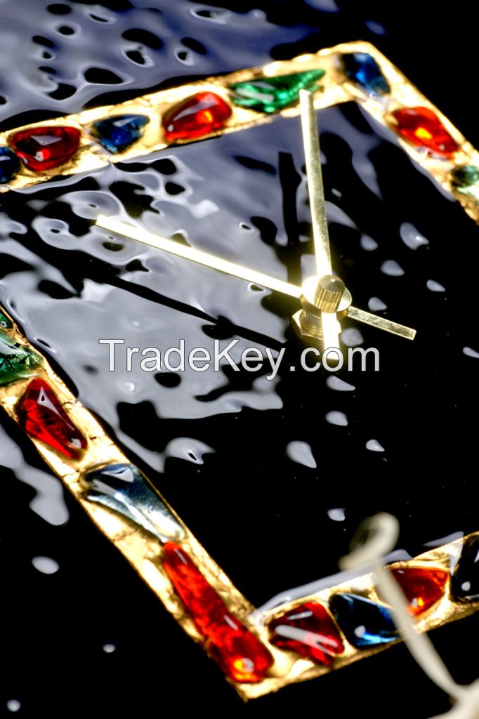 Wall clock made of glass with the addition of gold S-Interiors Antonio Complimento 1