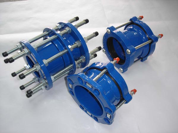 Flange adaptor and coupling