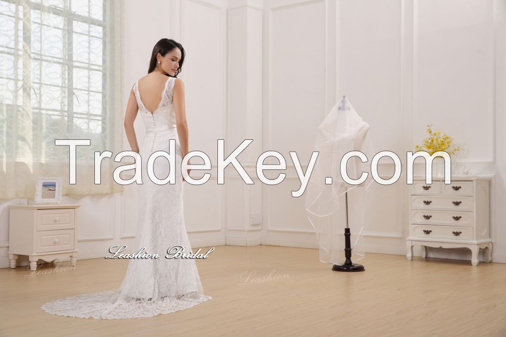 Elegant lace strapless wedding dress