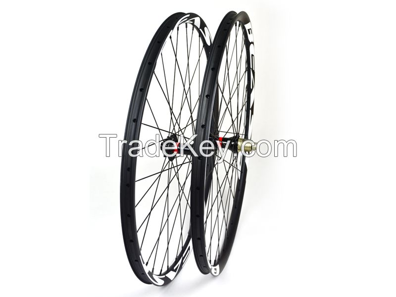 29er 27.5er 27mm wide Bead hookless MTB carbon wheels Clincher Tubeles