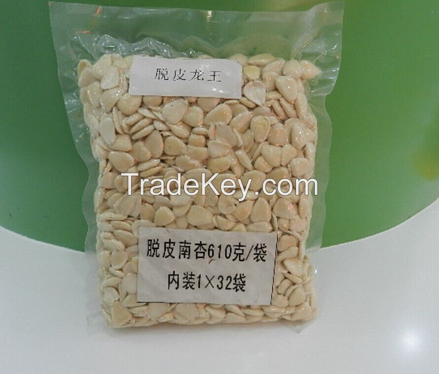 Hulled Almond kernels / Sliced apricot