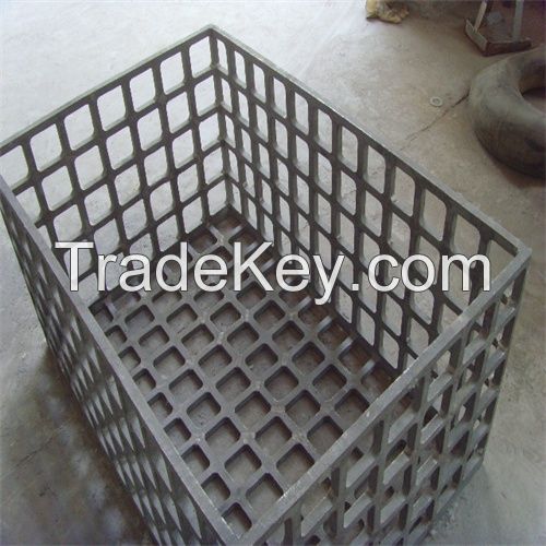 Heat treatment charging basket