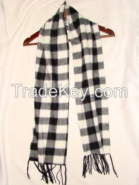 Classical checked pattern scarf