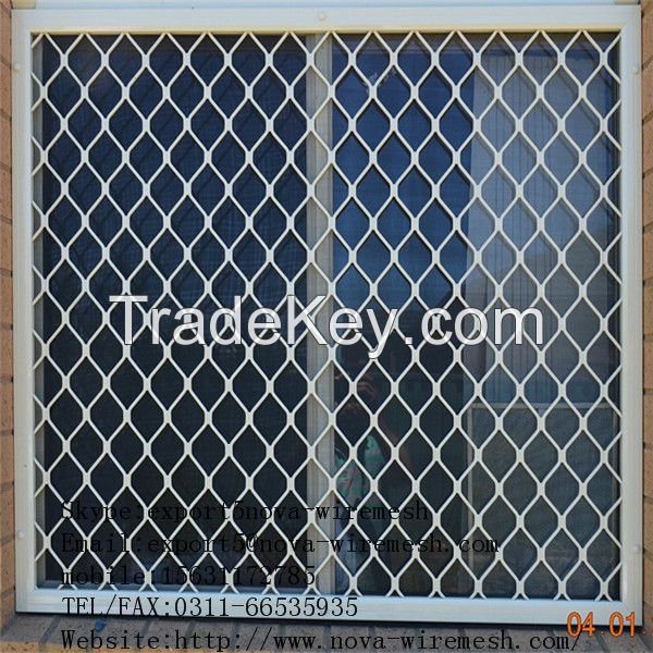 Dutch mesh fence 