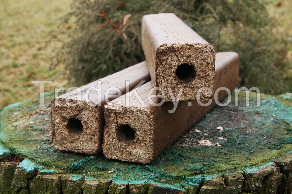 Pini Kay briquettes