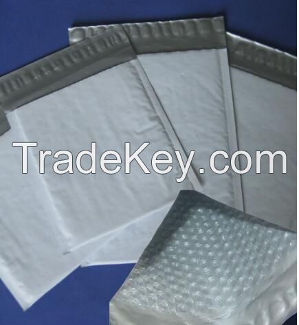 Pearl White Kraft Bubble Mailers