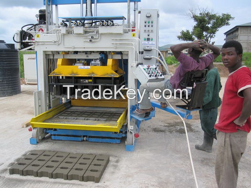 Movable block paving stone making machine SUMAB E12