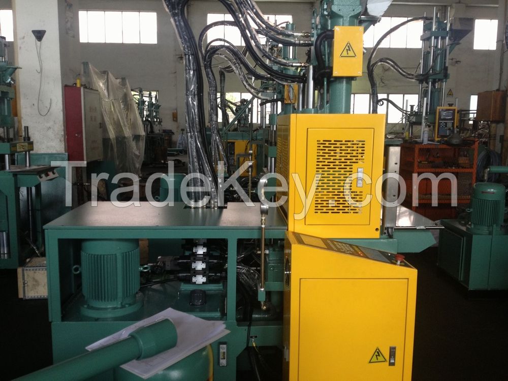 Vertical type injection molding machine model FT-400