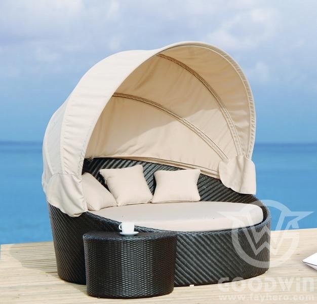 GW2025 wove rattan outdoor furniture circular lying bed with tent