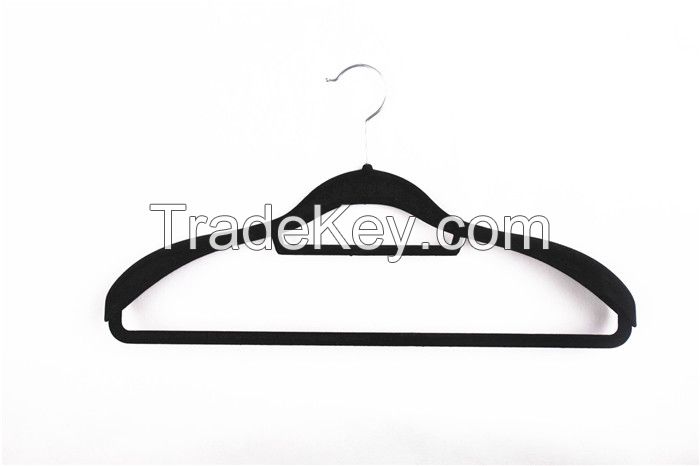 Suit plastics hanger with  shoulder pad