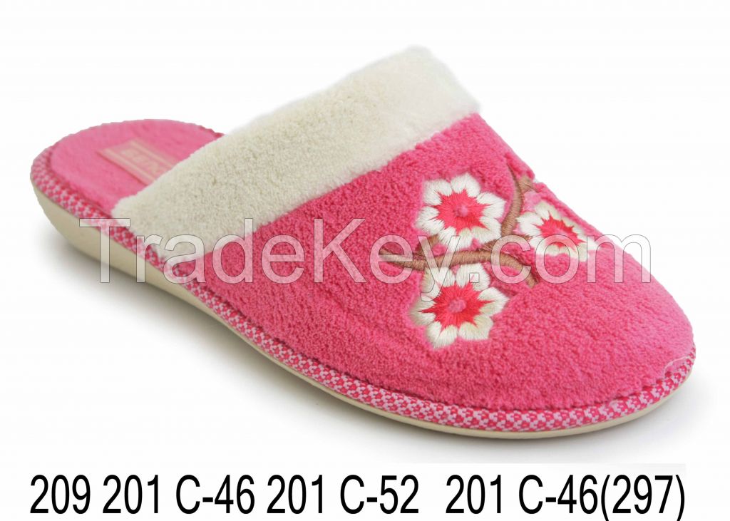 Women slippers