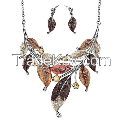 Elegant Necklace With Earrings