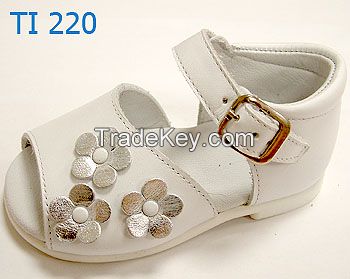 Spanish shoes. Sandals for kids