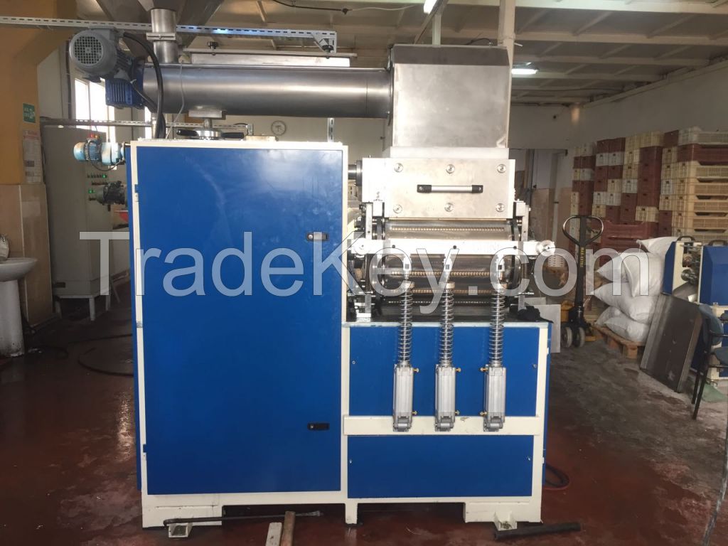 FULL AUTOMATIC SUGAR CUBE MACHINE 25 TONS / DAY