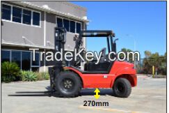 Royal Sell Rough Terrain Forklift truck 2.5t-3.5t with original Japanese engine