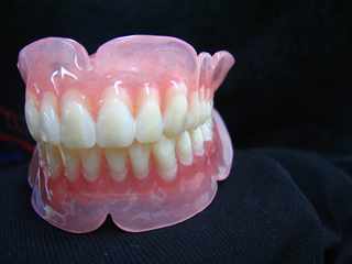 Complete denture