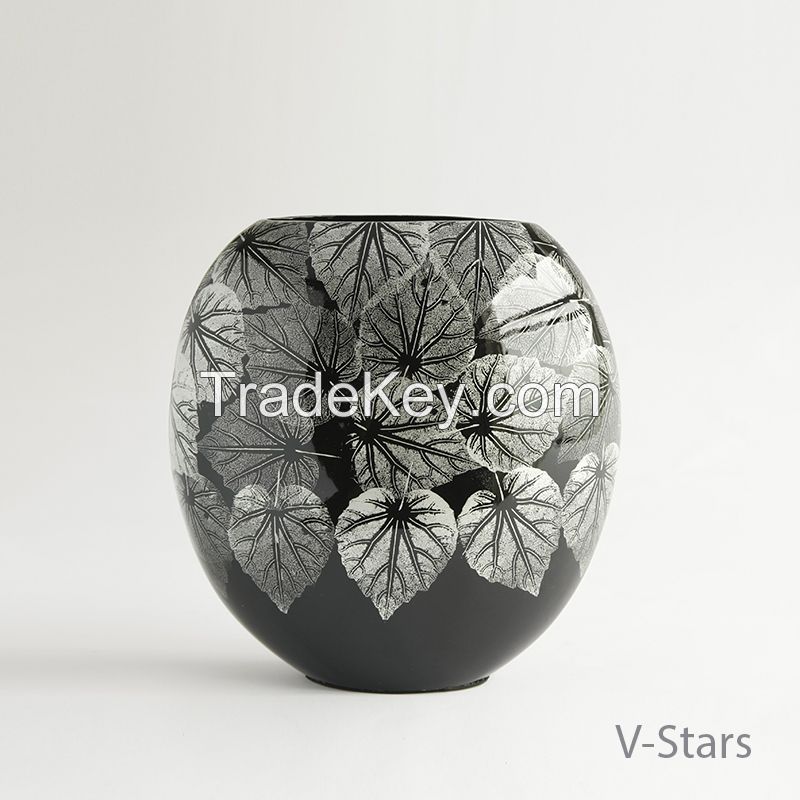 Lacquer vase