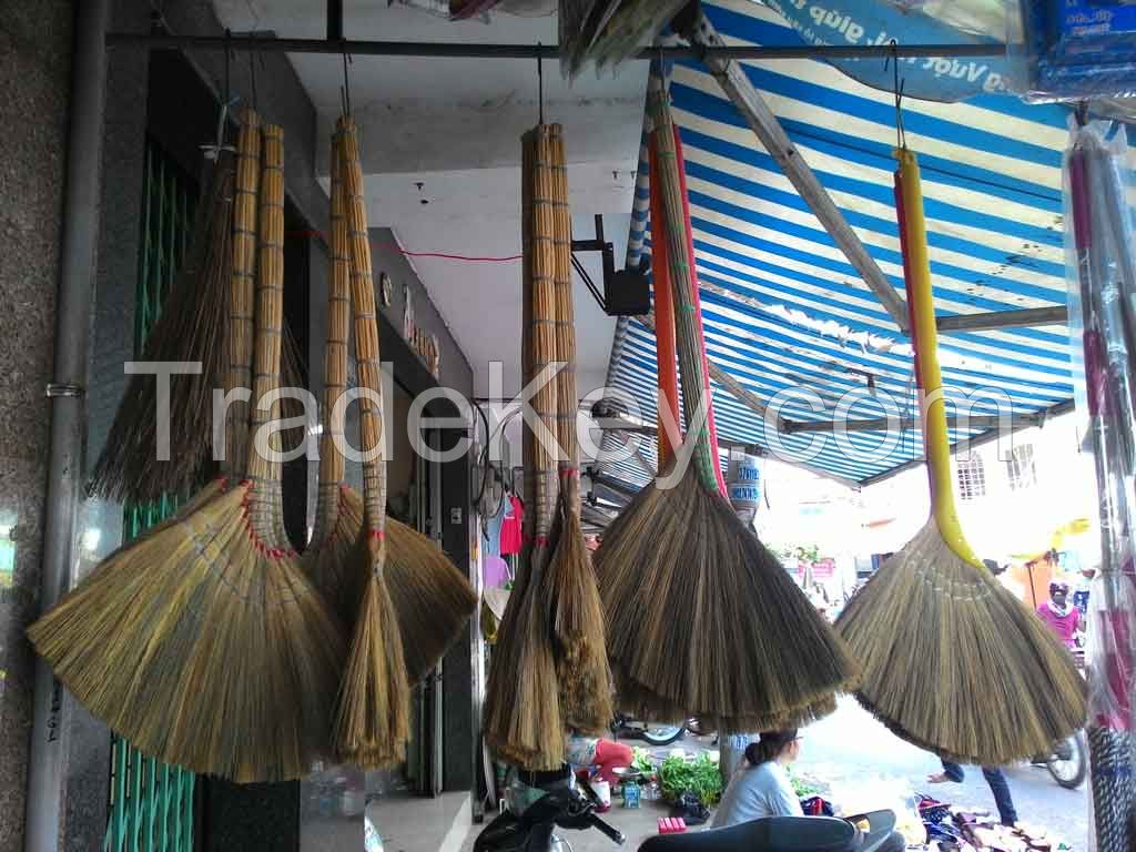 DIFFERENT STYLES AND HIGH QUALITY GRASS BROOM (Whatsapp +84 938880463)