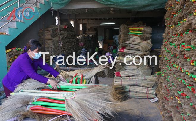 GRASS BROOM- GRASS MATERIAL FROM VIETNAM(Whatsapp +84 938880463)