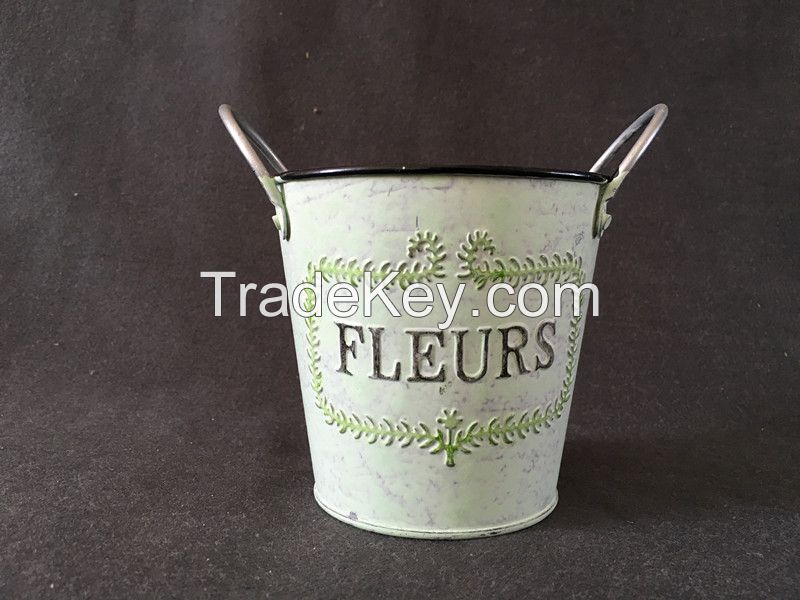 many kinds of beautiful flower pots