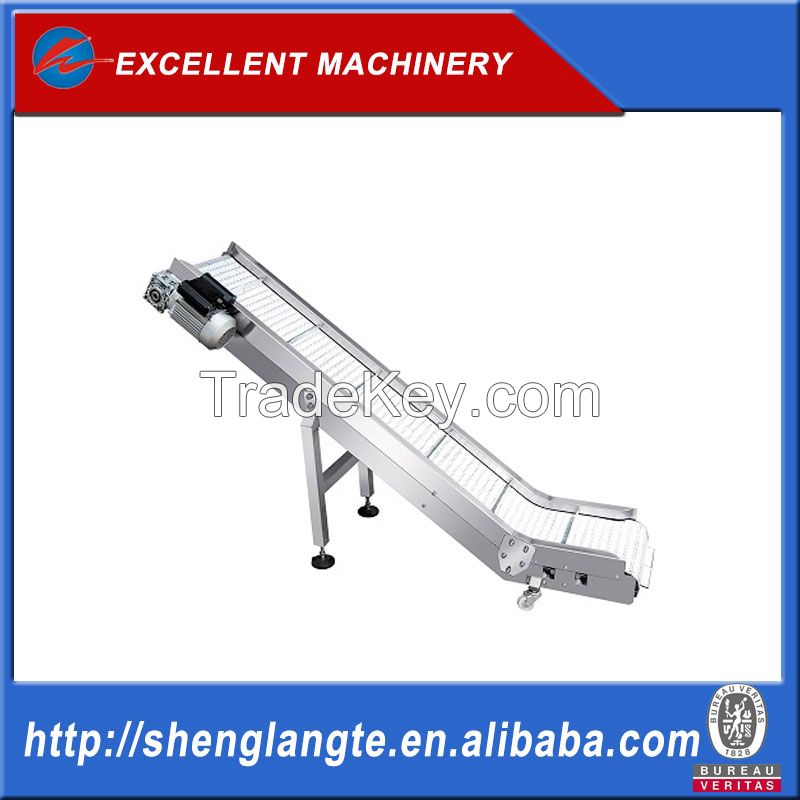 Small conveyor for collecting finished products