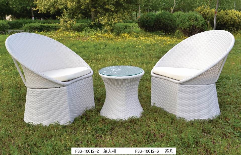 Outdoor/indoor rattan furniture