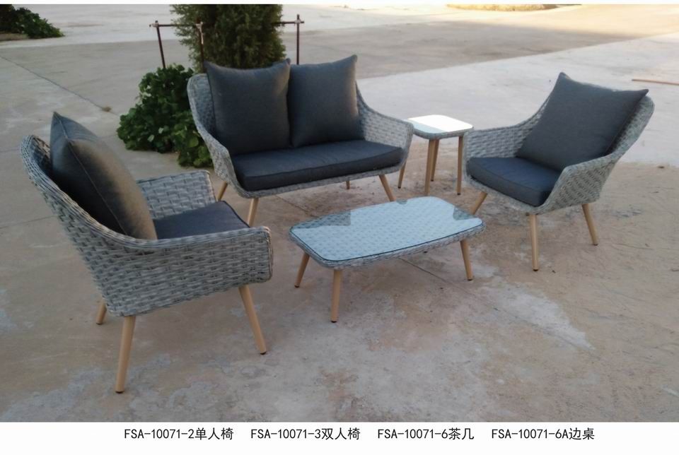 Outdoor/indoor rattan furniture