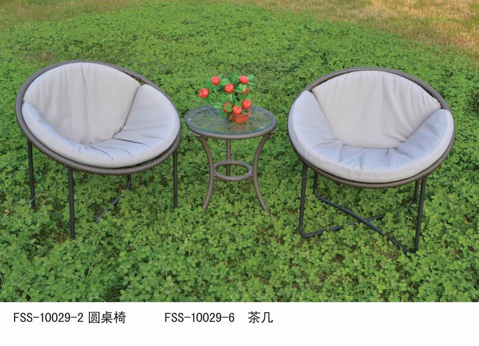 Outdoor/indoor rattan furniture