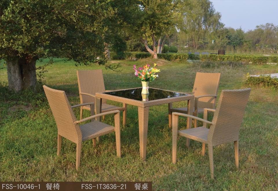 Outdoor/indoor rattan furniture