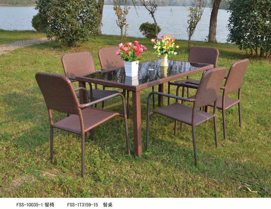 Outdoor/indoor rattan furniture