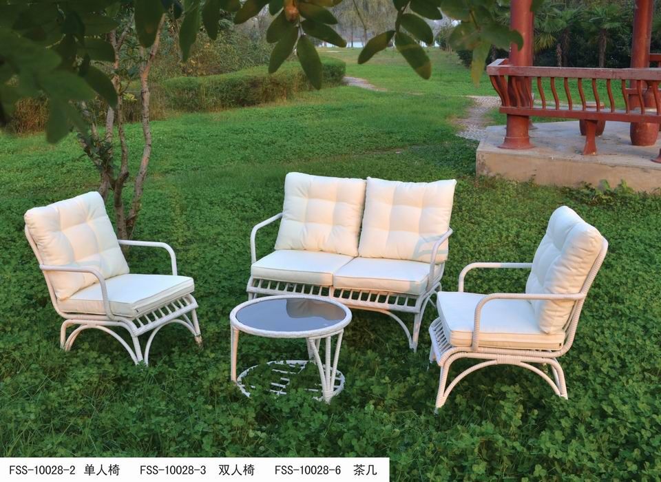 Outdoor/indoor rattan furniture