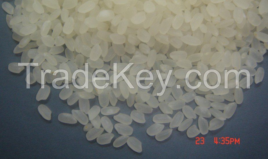 Medium grain white rice 5% broken from Vietnam