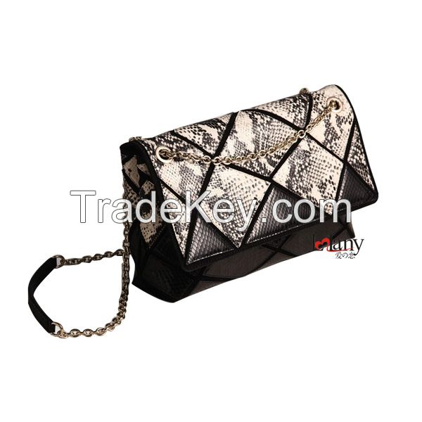 Woman leather handbag printed leather single shoulder bag with metal chains 
