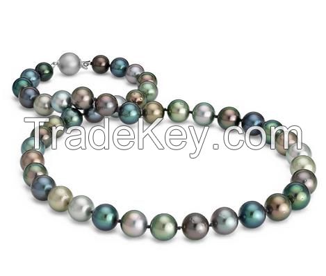 Multicolor pearl necklace