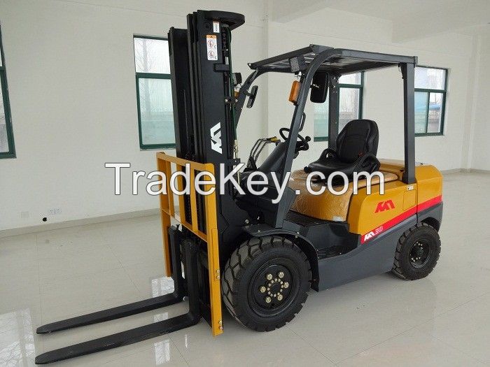 Japanese engine, 3ton diesel forklift truck, in good condition