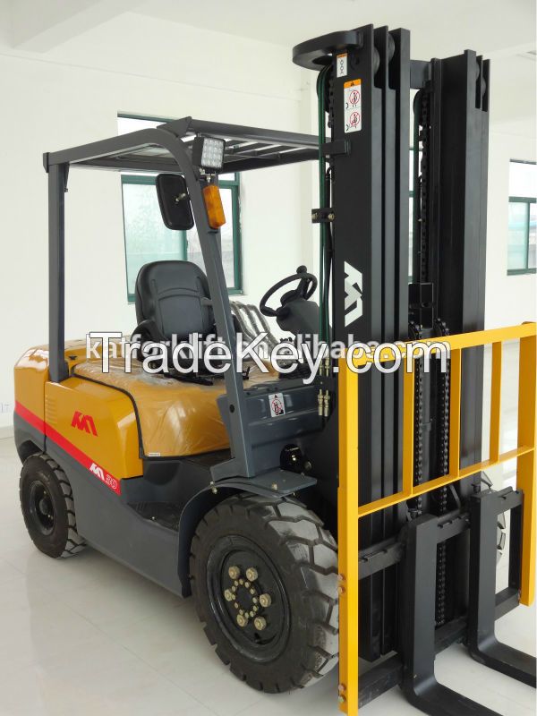 Japanese engine, 3ton diesel forklift truck, in good condition