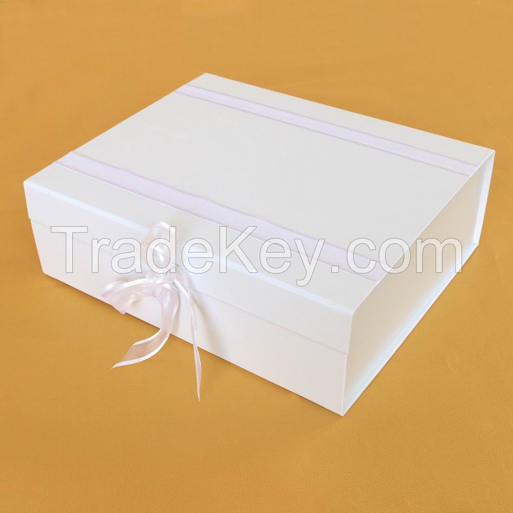 Quality white folding paper gift box with hard paperbaord