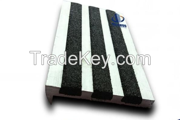 Curved aluminum alloy profile noslip carborundum infill concrete stair tread