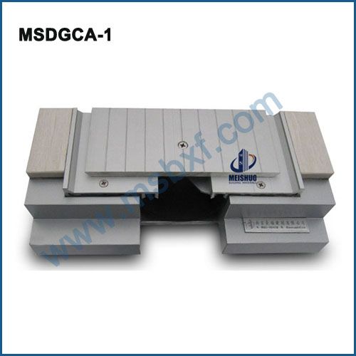 Heavy duty metal expansion joint cover in car parking system