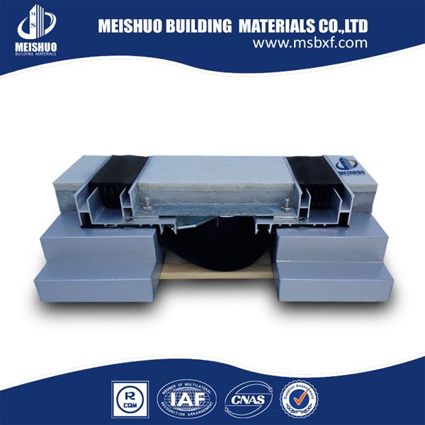 Floor expansion joint cover with double seals
