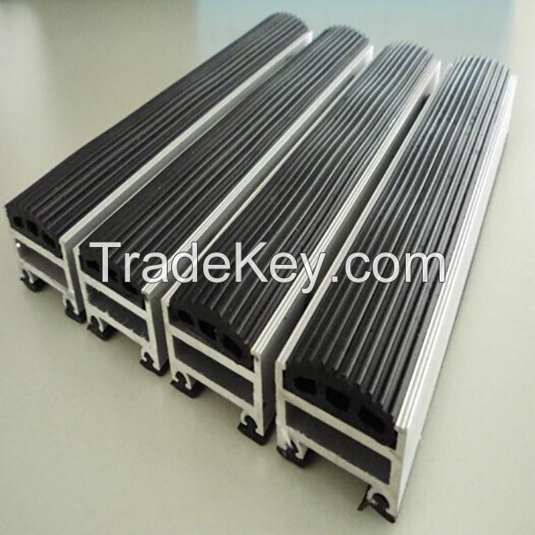 Durable aluminum base custom flexible brush rubber mat in mordern flooring parts