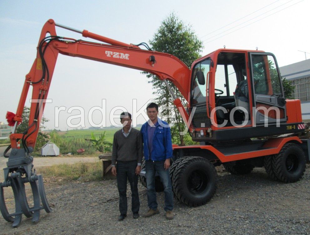 Small wheel excavator 75W-8 with clamp/grapple