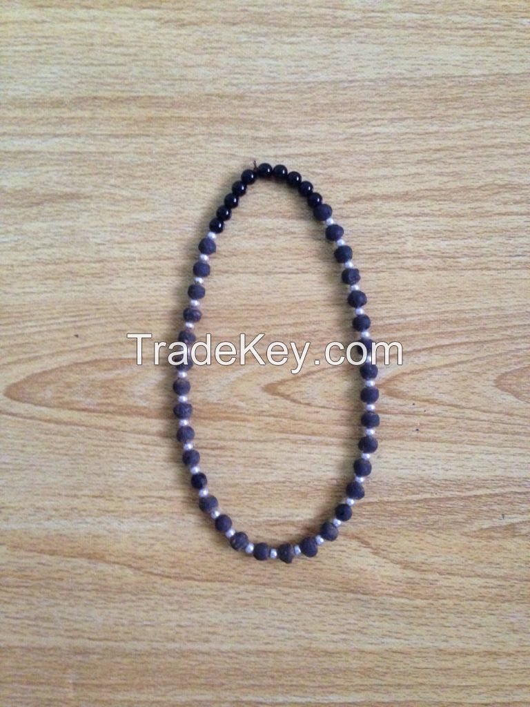 Beads,bracelet,locket as well as agarwood oil made from agarwood